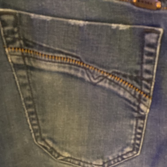 Diesel Ikaop - Picture 7 of 9